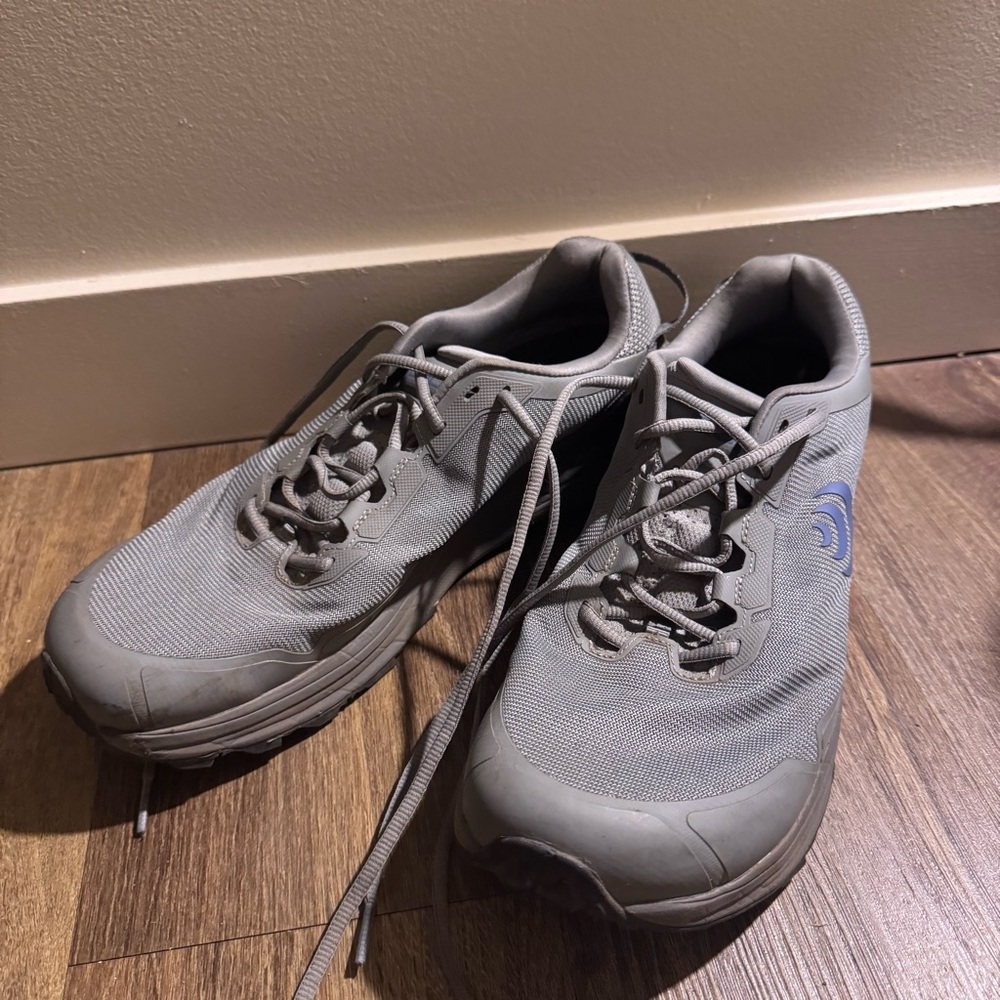 Topo Athletic trail traverse shoes women’s 11